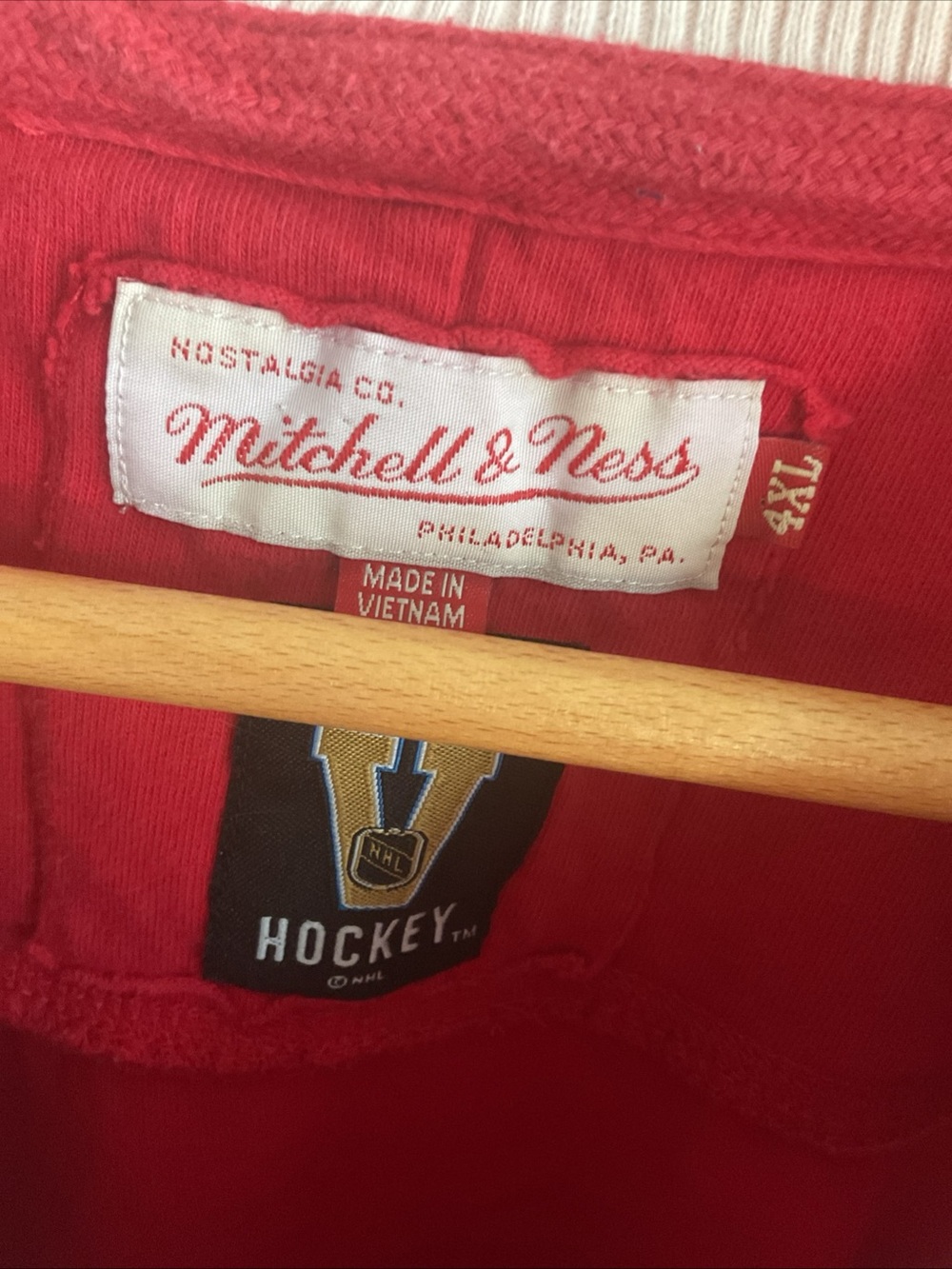 Mitchell & Ness - Red Detroit Red Wings Pullover Hockey Jersey with White Trim - Picture 3 of 13